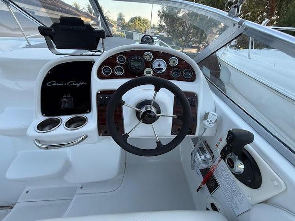 Used 1997 Chris Craft 26 Crowne