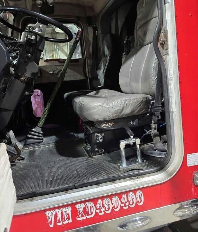 Used 1999 Peterbilt 379 Sleeper Semi Truck