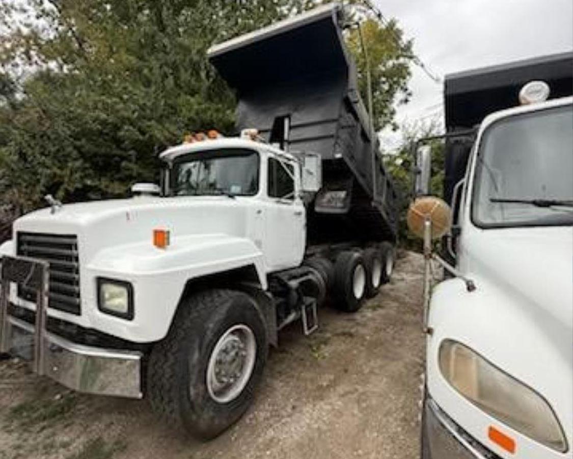 Used 1999 Mack RD690-S Dump Truck