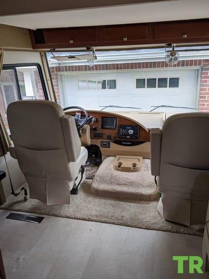 Used 2015 Winnebago Itasca Sunstar 30T