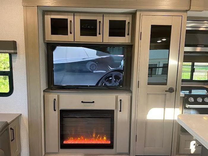 Used 2023 Grand Design Reflection