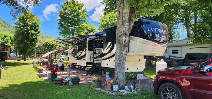 Used 2019 Heartland Landmark 365