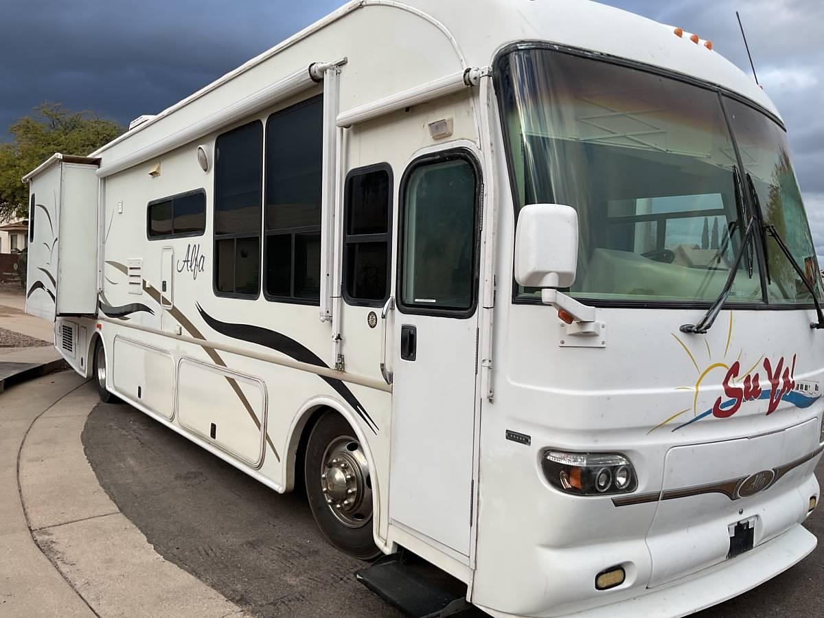 Used 2005 Alfa See Ya 40’ Diesel Pusher