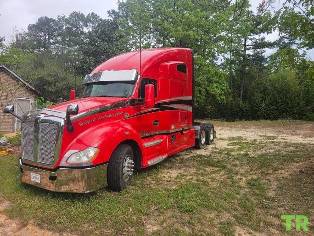 Used 2020 Kenworth T680 Sleeper Truck