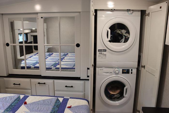 Used 2024 Jayco Pinnacle 37MDQS