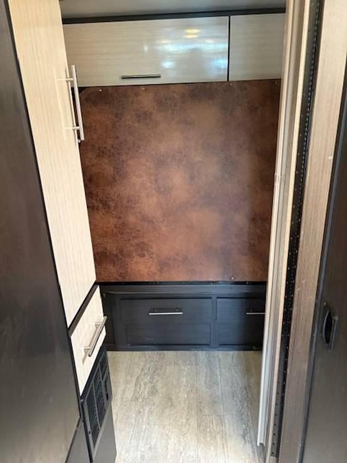 Used 2017 Thor Motor Coach Gemini 23TR Class C Motorhome