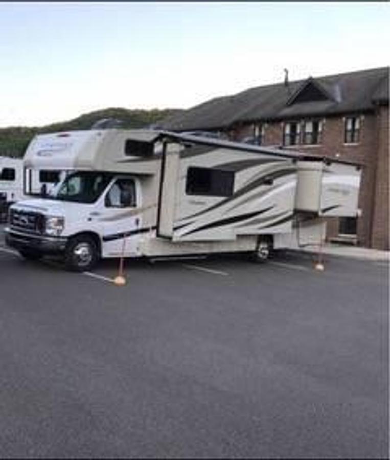 Used 2019 Forest River Leprechaun 311FS