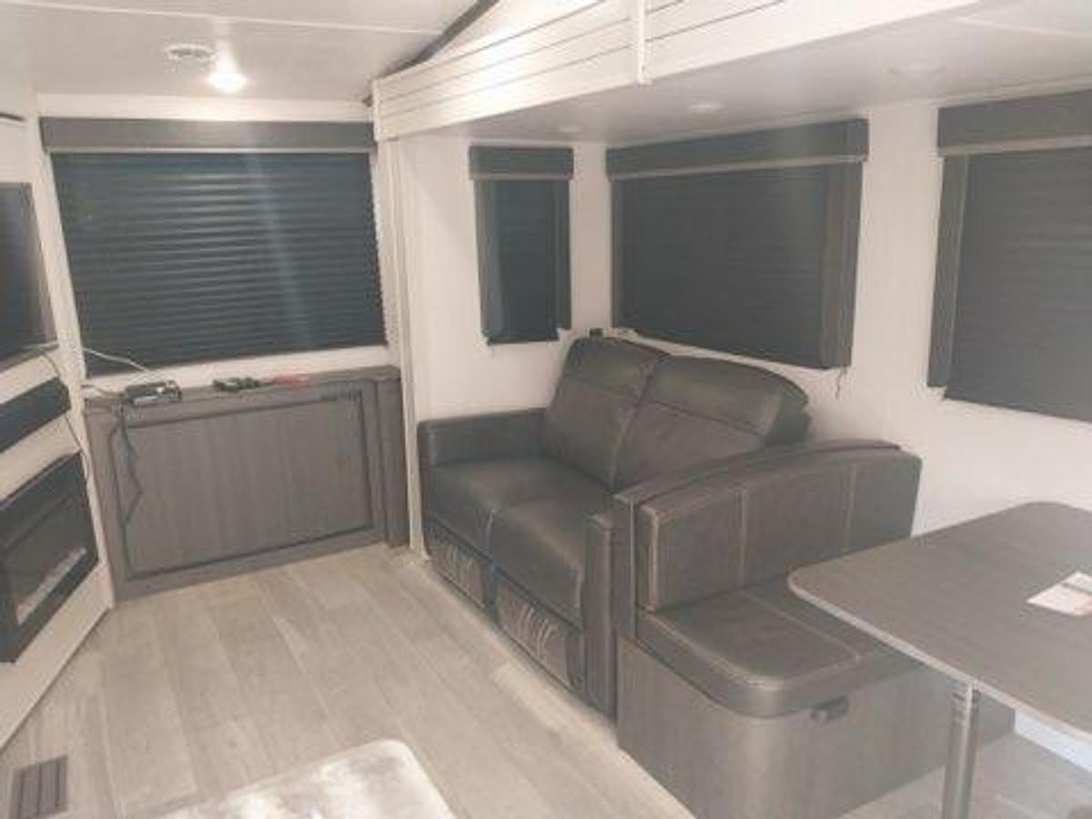 Used 2024 Keystone Cougar Sport 2400RE