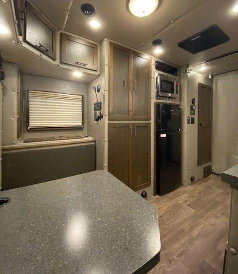 Used 2021 Volvo VNL64T300