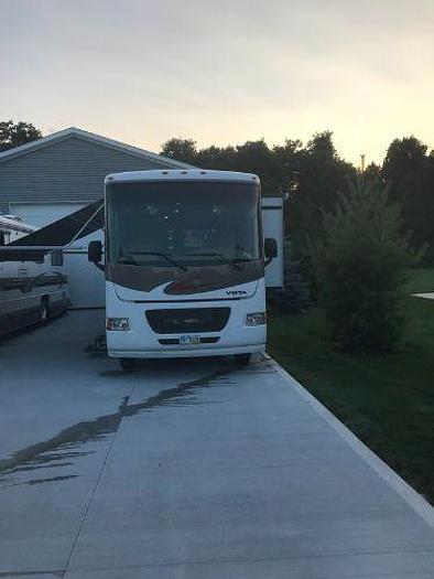 Used 2013 Winnebago Vista 35B