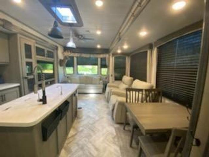 Used 2021 Keystone Residence 401LOFT