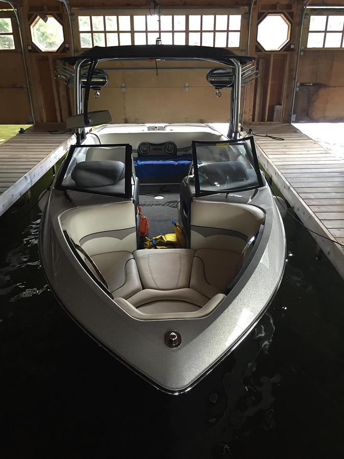 Used 2014 Malibu Wakesetter VLX 22 Ski/Wakeboard Boat
