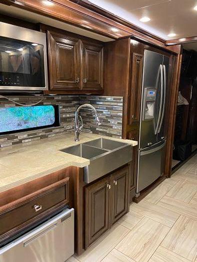 Used 2020 Fleetwood Discovery LXE 40M