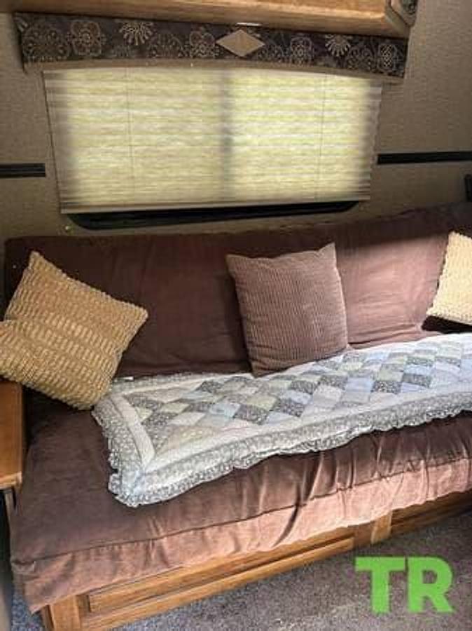 Used 2015 CrossRoads ReZerve Fifth Wheel
