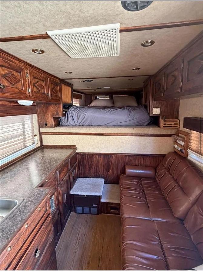 Used 1999 Elite 3 Horse LQ Trailer