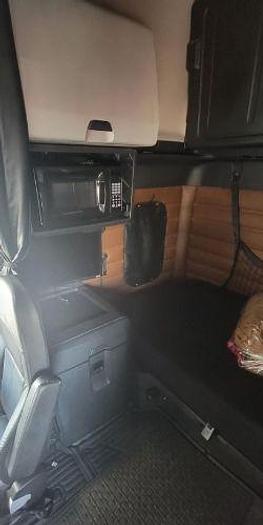 Used 2020 Freightliner CASCADIA 126