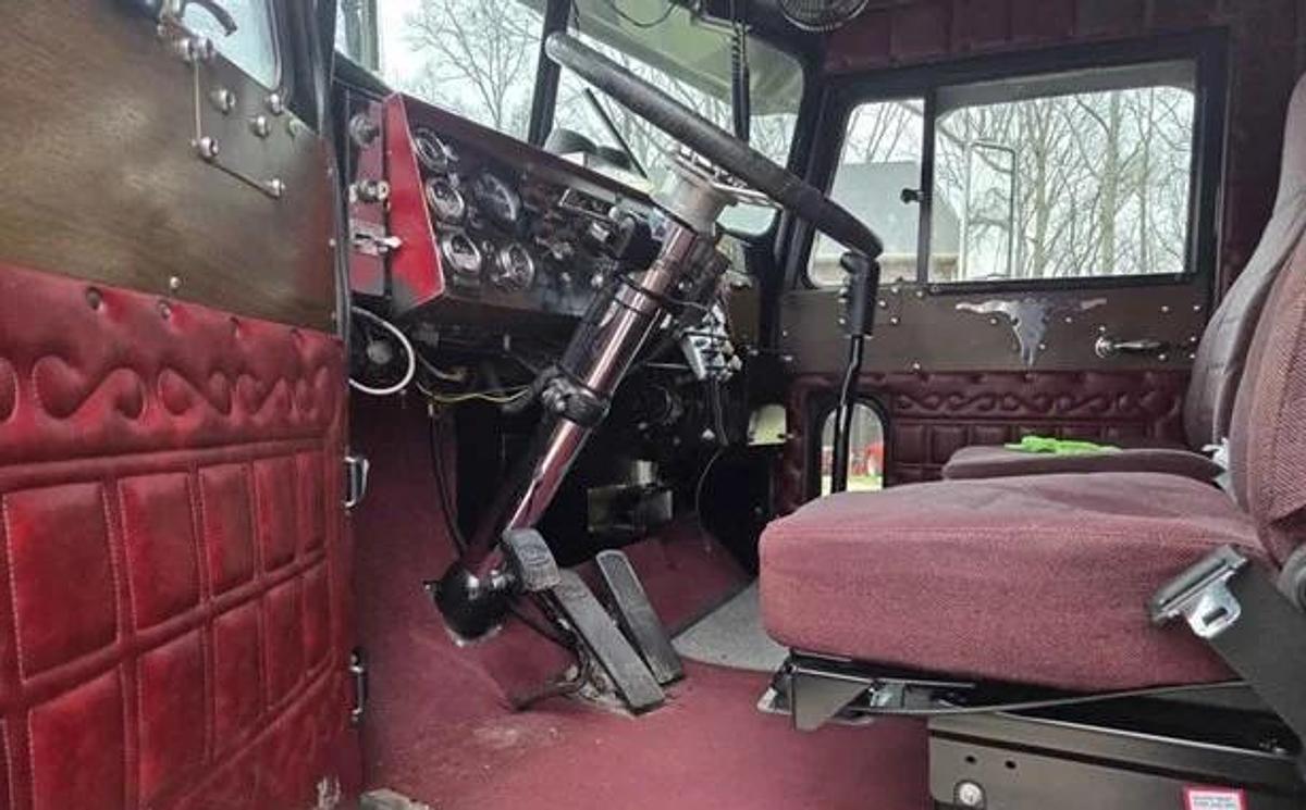 Used 1972 Peterbilt 359