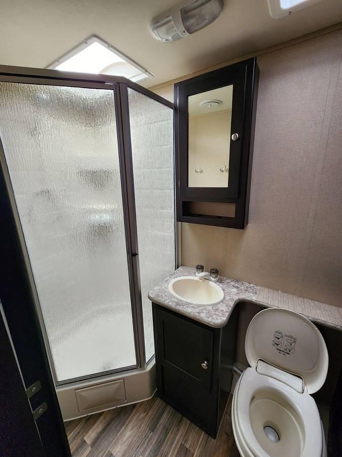 Used 2016 Dutchmen Kodiak Express