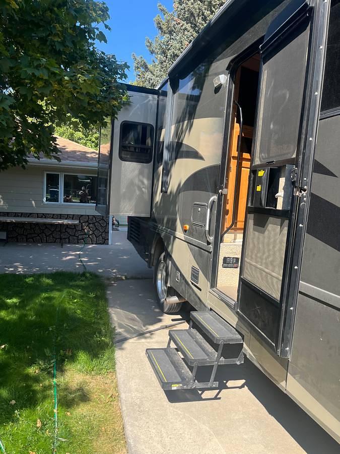 Used 2008 Winnebago Adventurer