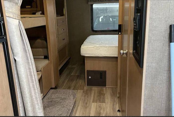 Used 2018 Thor Chateau