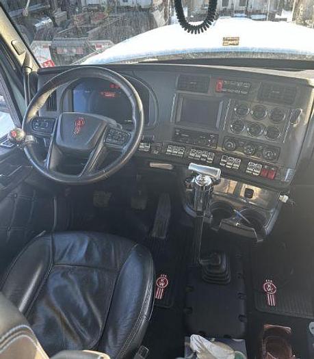 Used 2023 KENWORTH W990