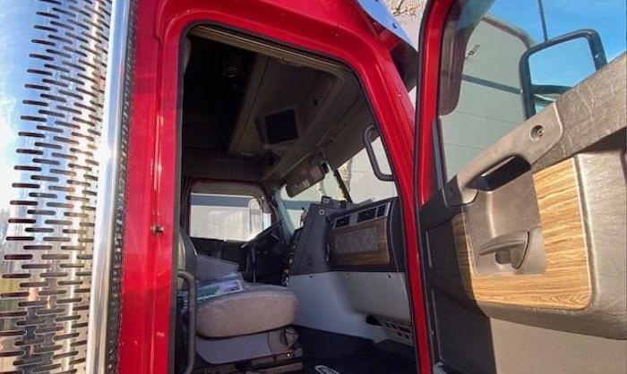 Used 2019 Freightliner 122SD