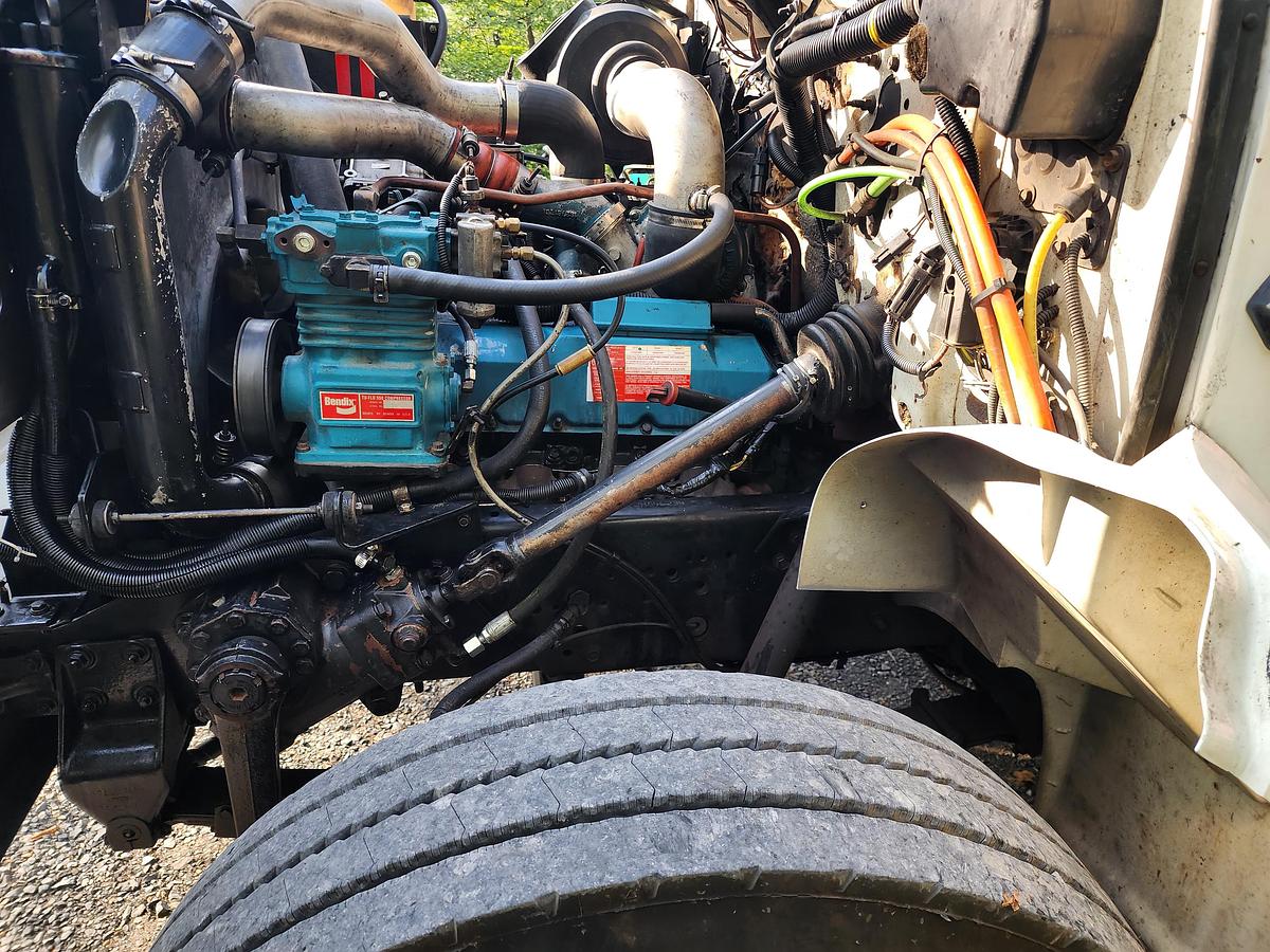 Used 2002 International 4700