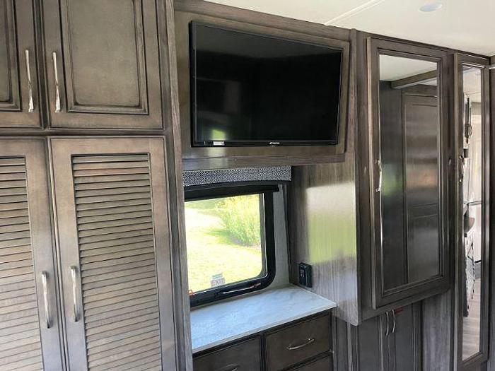 Used 2022 Holiday Rambler Vacationer 33C