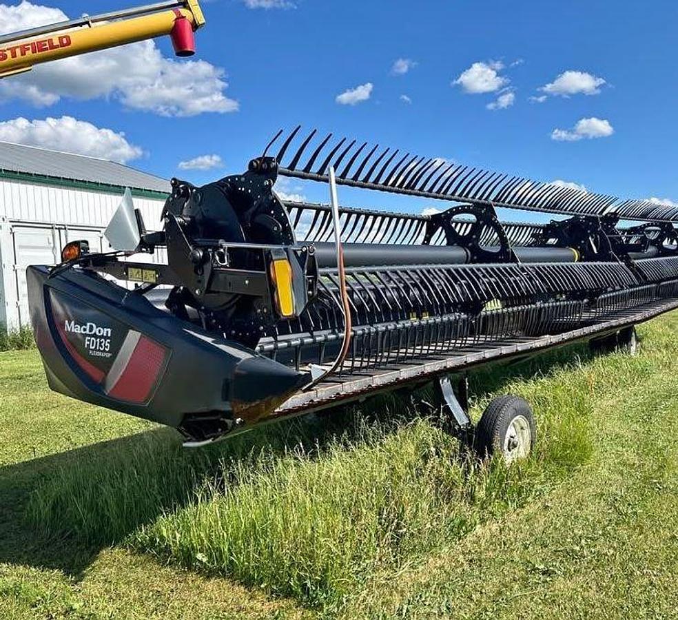 Used 2018 MACDON FD135