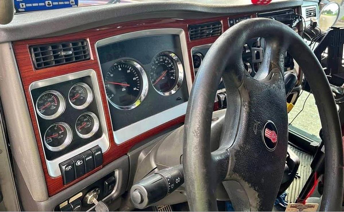 Used 2007 KENWORTH T800