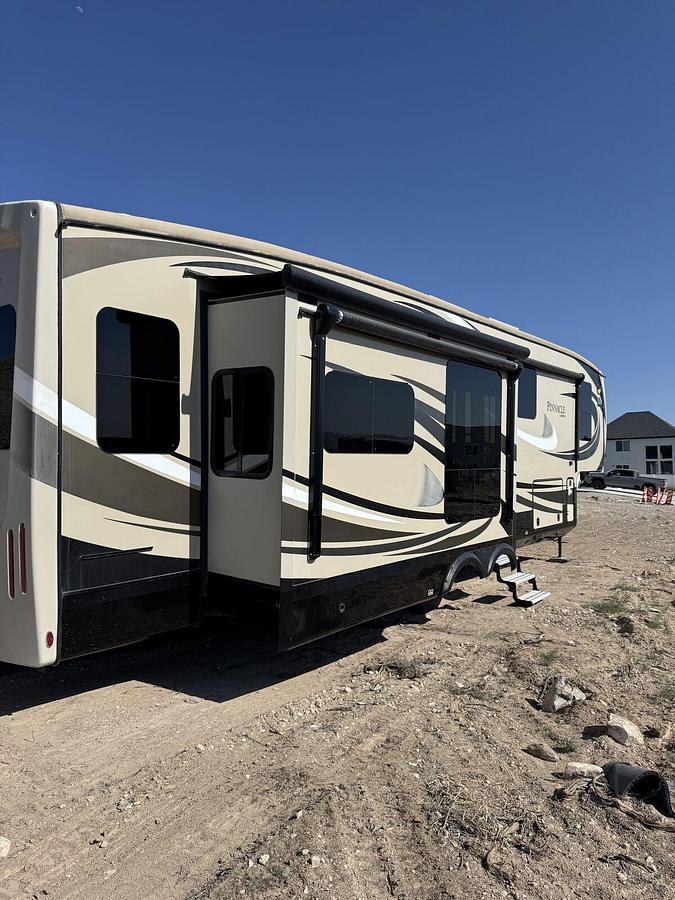 Used 2017 Jayco Pinnacle 36KPTS