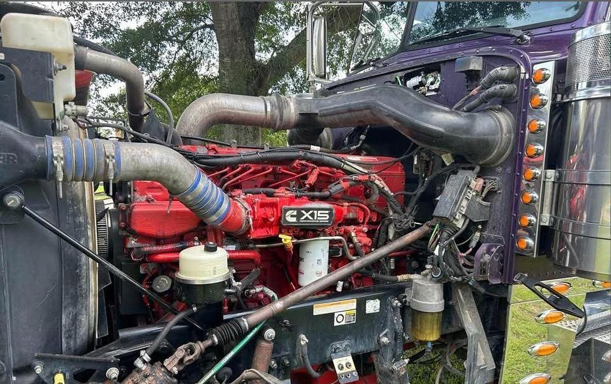 Used 2019 Peterbilt 389 Conventional Sleeper Cab