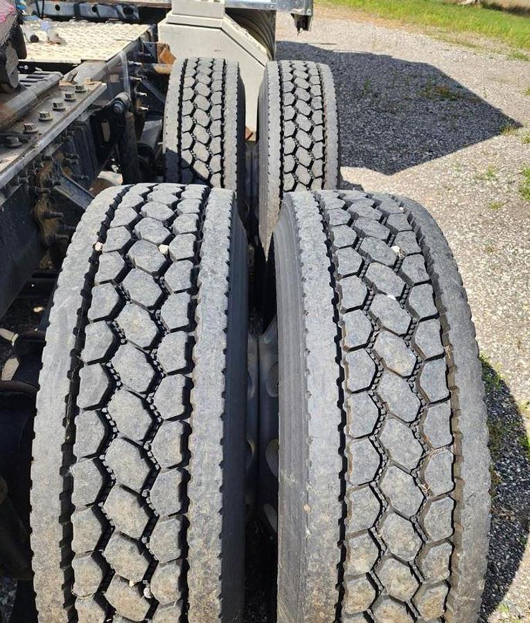 Used 2016 Volvo VNL64T860