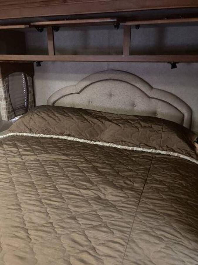 Used 2008 Holiday Rambler ENDEAVOR 40PDQ Class A Motorhome