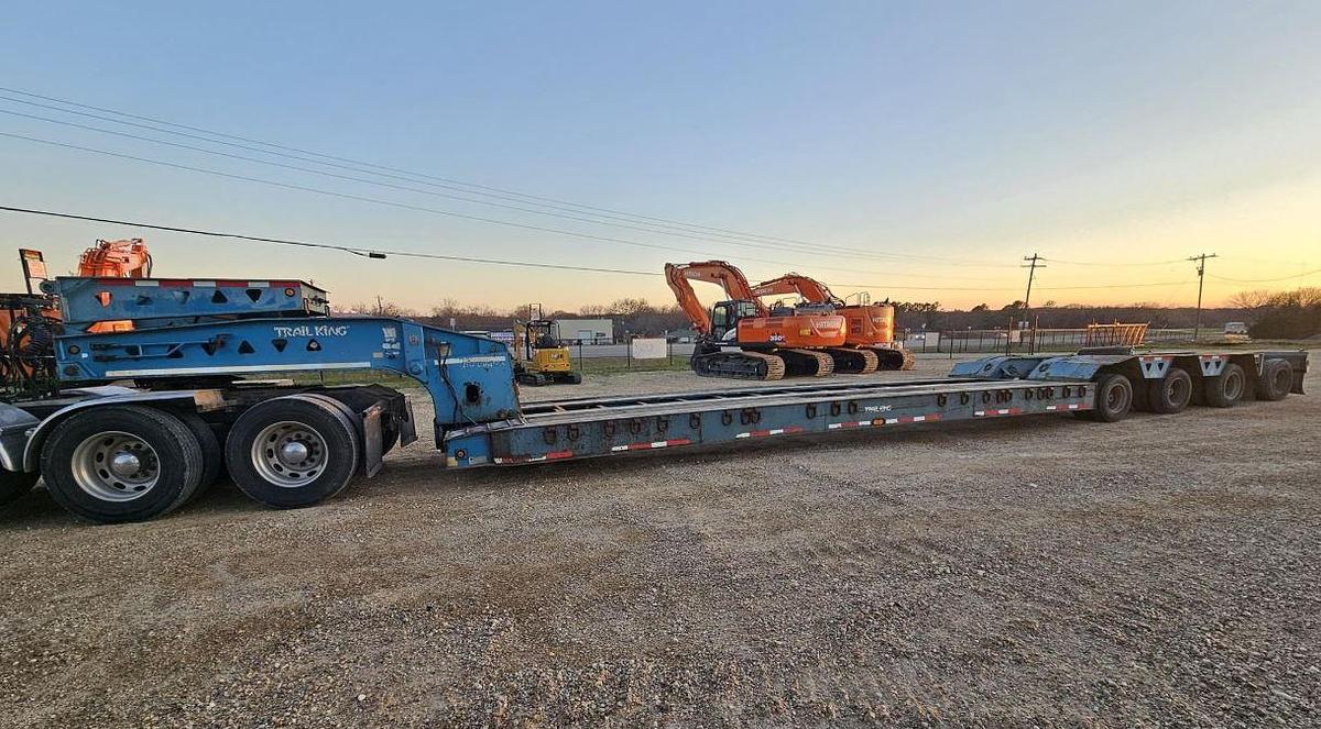 Used 2006 TRAIL KING TK130HDG 120 in Lowboy Trailer