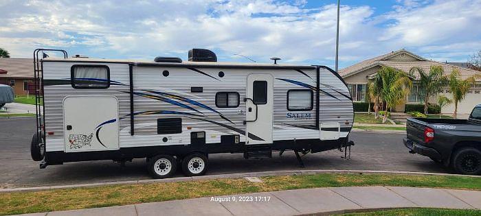 Used 2017 Forest River Salem T26TBUD 26ft Travel Trailer