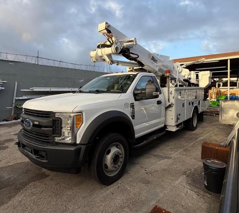 Used 2017 Ford F550 Chipper Dump Truck
