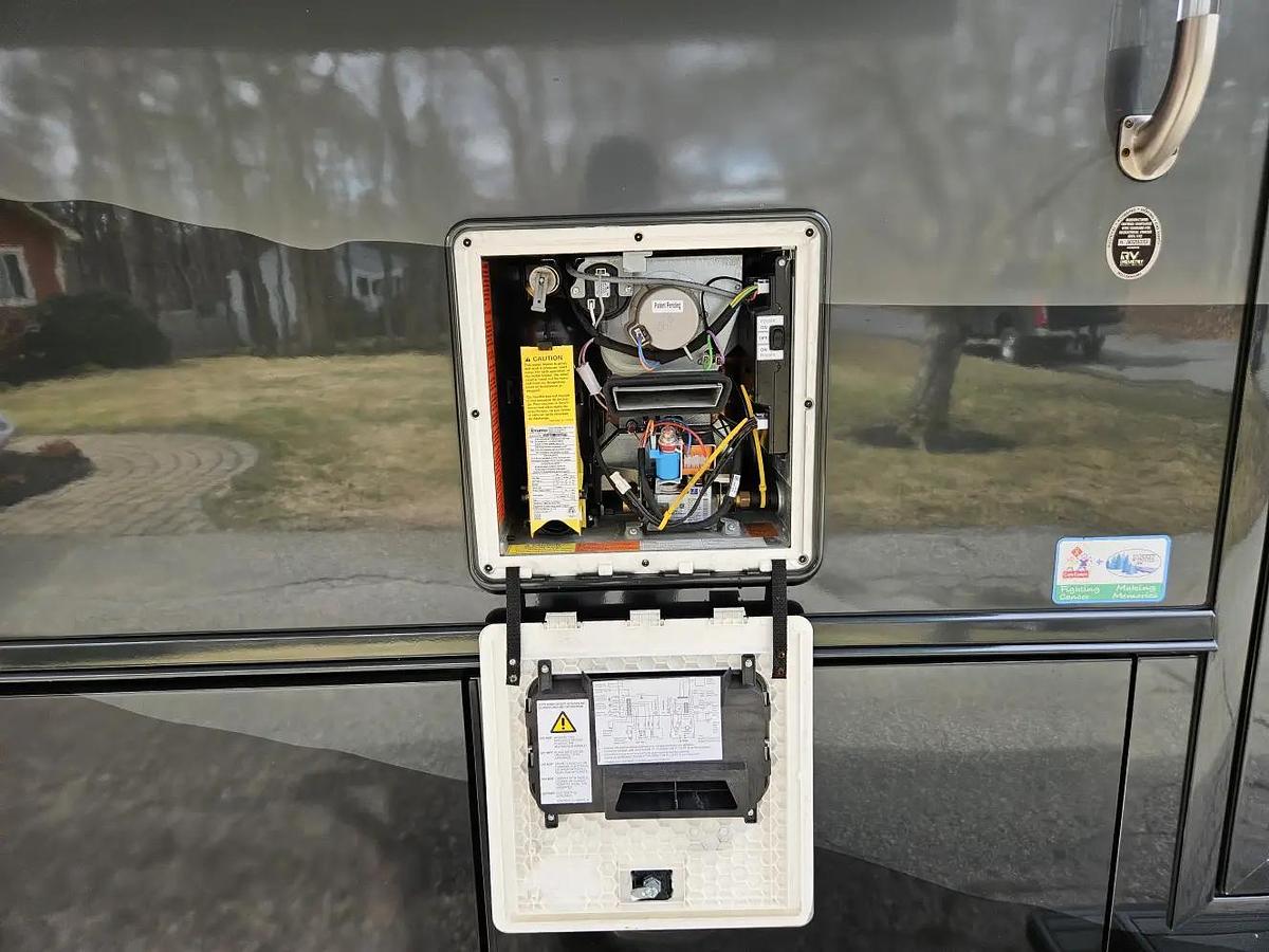 Used 2022 Dynamax Isata 5 30FW