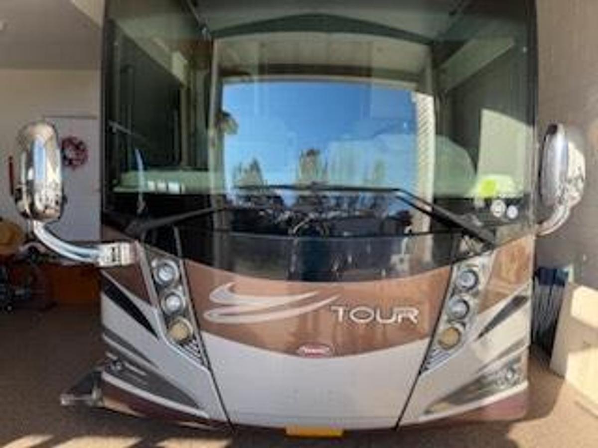 Used 2011 Winnebago Tour 42QD Class A Motorhome