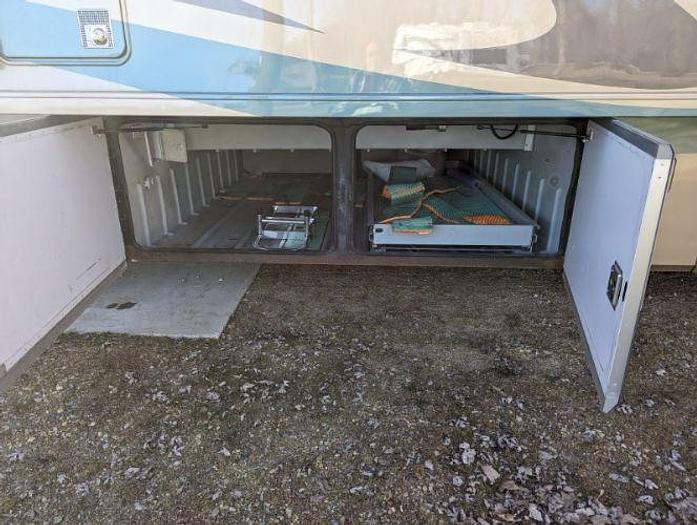 Used 2005 Monaco Beaver