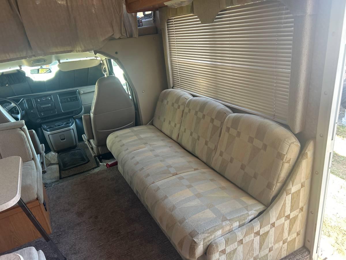 Used 2006 Chevrolet Four Winds 5000 Class C Motorhome
