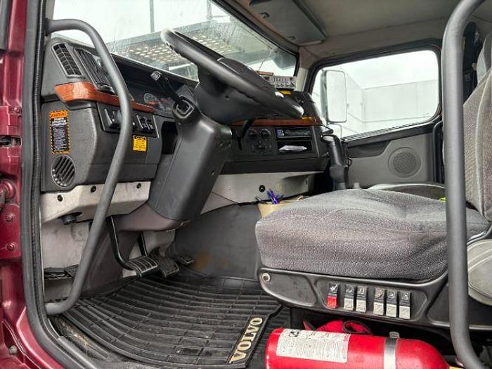 Used 2012 Volvo VAH64200 Car Hauler