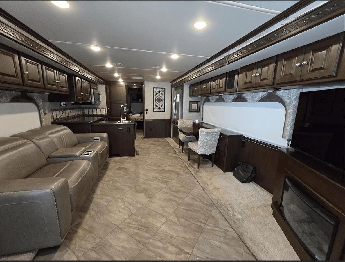 Used 2016 Winnebago Adventurer 38Q
