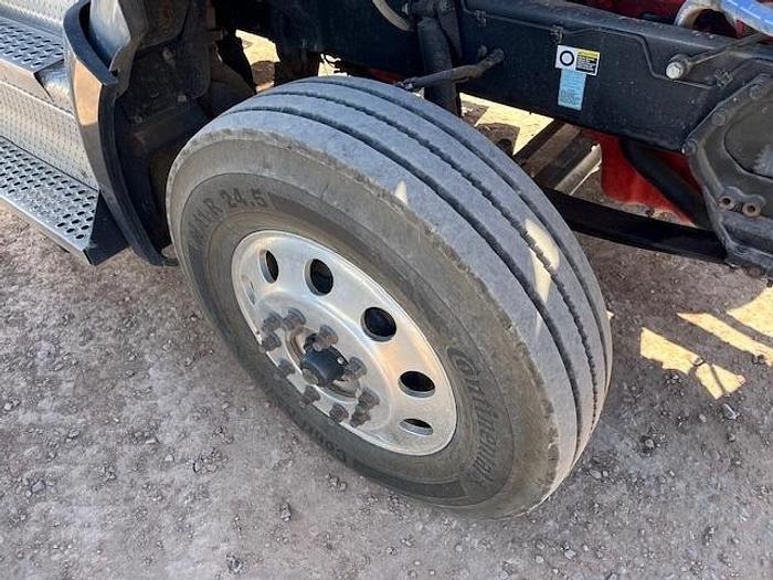 Used 2022 Kenworth T880 Sleeper Semi Truck