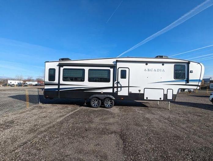 Used 2022 Keystone Arcadia 3660RL