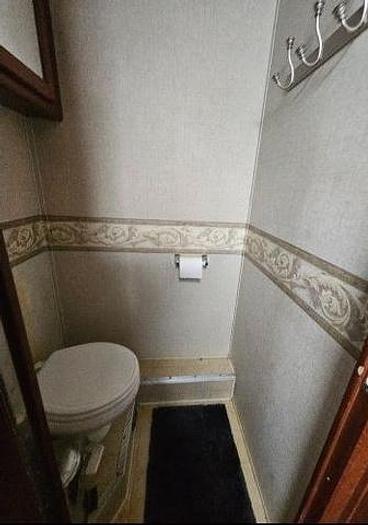 Used 2005 Fleetwood Southwind 37L