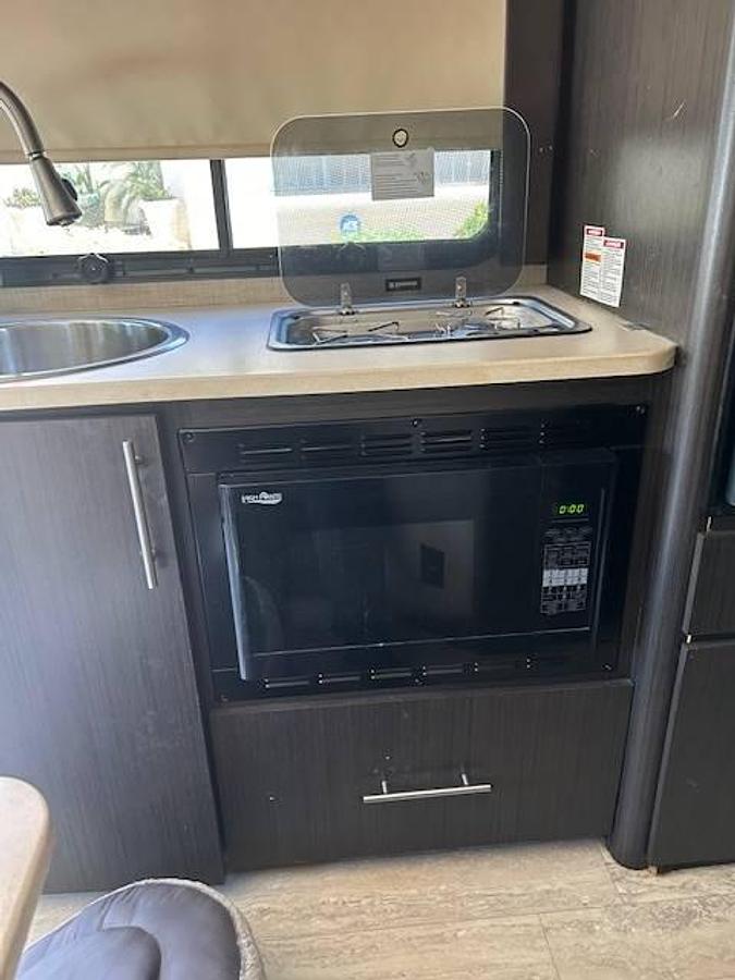 Used 2017 Thor Motor Coach Gemini 23TR Class C Motorhome