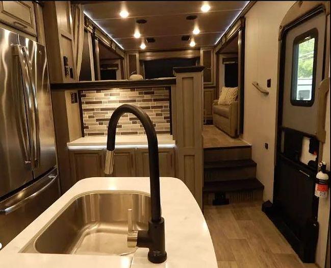 Used 2021 Keystone Montana 3761FL