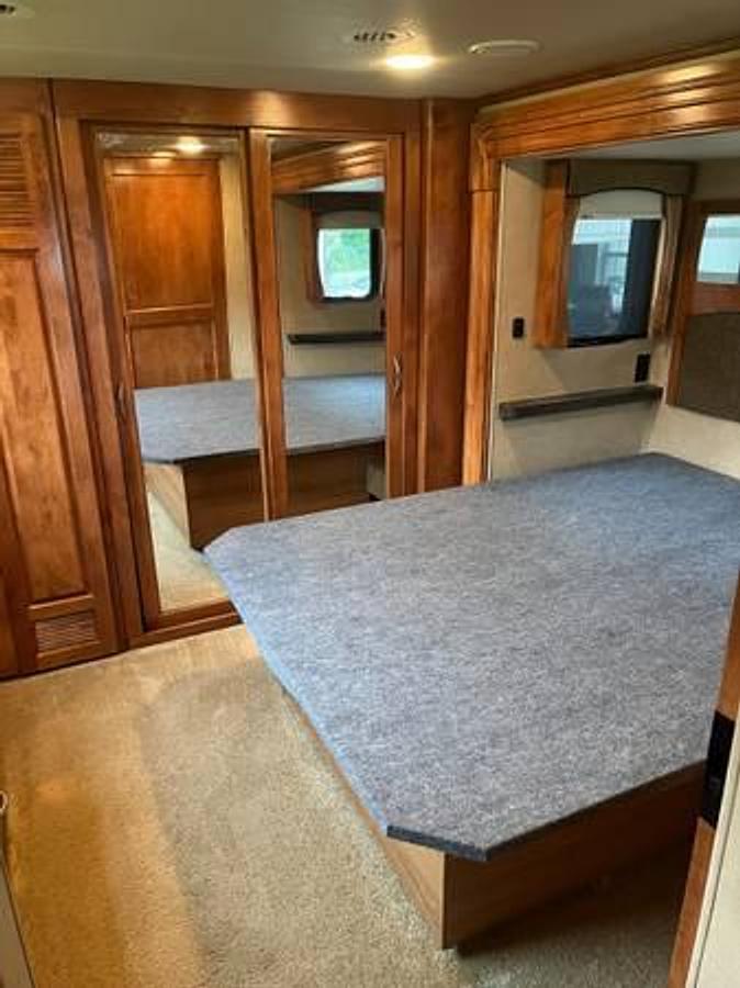 Used 2012 Monaco Vesta 35PBD