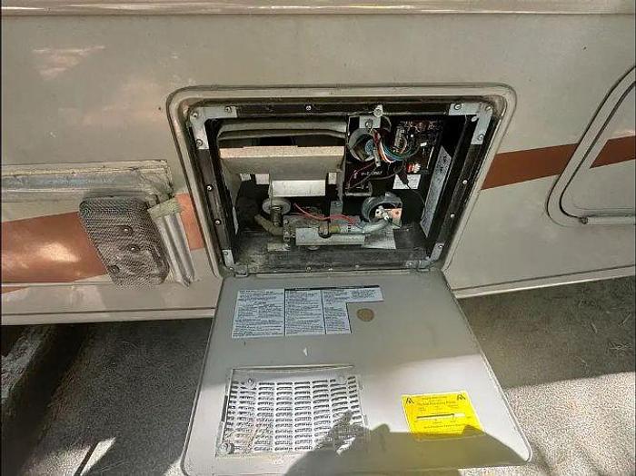 Used 2015 Thor Motor Coach Hurricane 27K